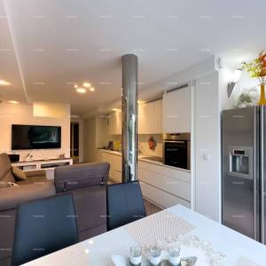 Prodajemo renovirani stan u Dugoj Uvali!