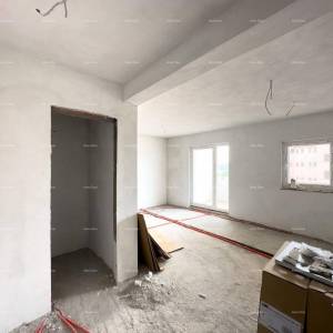 Prodajemo stan  na odličnoj lokaciji!  Kaštanjer, manja zgrada. Blizina nove bolnice.