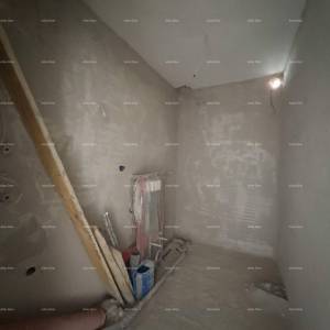 Prodajemo stan  na odličnoj lokaciji!  Kaštanjer, manja zgrada. Blizina nove bolnice.