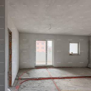 Prodajemo stan  na odličnoj lokaciji!  Kaštanjer, manja zgrada. Blizina nove bolnice.