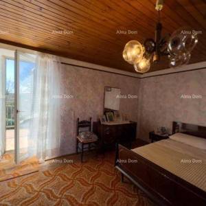 Prodajemo veliku samostojeću kuću sa velikom okućnicom!