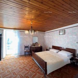 Prodajemo veliku samostojeću kuću sa velikom okućnicom!