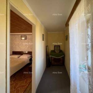 Prodajemo veliku samostojeću kuću sa velikom okućnicom!