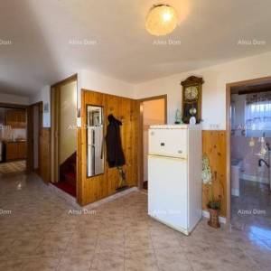 Prodajemo veliku samostojeću kuću sa velikom okućnicom!