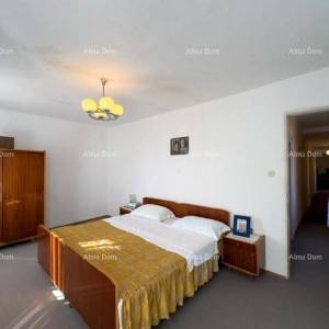 Prodajemo veliku samostojeću kuću sa velikom okućnicom!