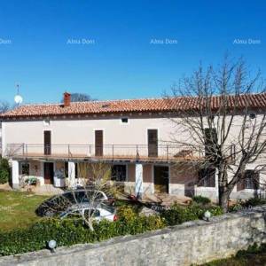 Prodajemo veliku samostojeću kuću sa velikom okućnicom!