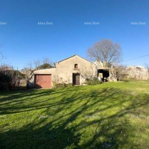 Prodajemo veliku samostojeću kuću sa velikom okućnicom!