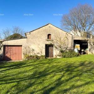 Prodajemo veliku samostojeću kuću sa velikom okućnicom!