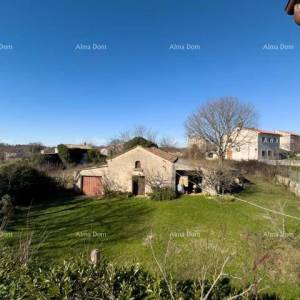 Prodajemo veliku samostojeću kuću sa velikom okućnicom!