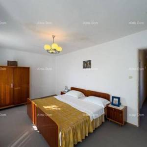 Prodajemo veliku samostojeću kuću sa velikom okućnicom!