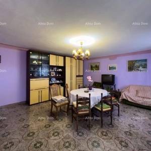 Prodajemo veliku samostojeću kuću sa velikom okućnicom!