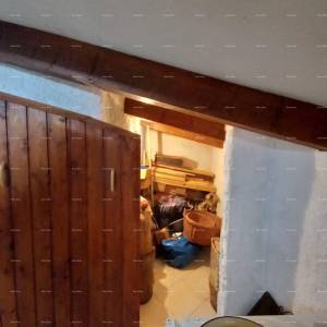 Prostrana kuća u Marčani s tri kata i vrtom-prodaja.