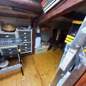 Prostrana kuća u Marčani s tri kata i vrtom-prodaja.