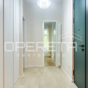 Prvi najam novouređenog trosobnog stana u Centru, Savska