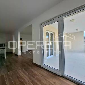 PRVI RED DO MORA – NOVOGRADNJA  – ČIOVO/OKRUG GORNJI