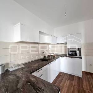 PRVI RED DO MORA – NOVOGRADNJA  – ČIOVO/OKRUG GORNJI