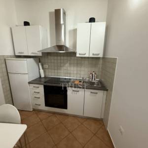 Pula, 2 kuće sa bazenom, 2 km od plaže, 3 km od centra Pule! 