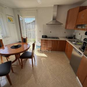 Pula, 2 kuće sa bazenom, 2 km od plaže, 3 km od centra Pule! 