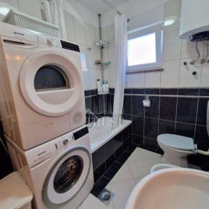 Pula, 2 kuće sa bazenom, 2 km od plaže, 3 km od centra Pule! 