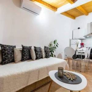 Pula, 2 kuće sa bazenom, 2 km od plaže, 3 km od centra Pule! 