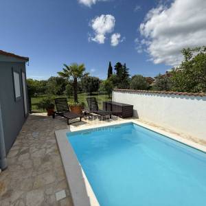 Pula, 2 kuće sa bazenom, 2 km od plaže, 3 km od centra Pule! 