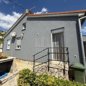 Pula, 2 kuće sa bazenom, 2 km od plaže, 3 km od centra Pule! 