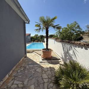 Pula, 2 kuće sa bazenom, 2 km od plaže, 3 km od centra Pule! 