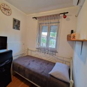 Pula, 2 kuće sa bazenom, 2 km od plaže, 3 km od centra Pule! 