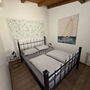 Pula, 2 kuće sa bazenom, 2 km od plaže, 3 km od centra Pule! 