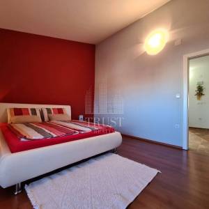 Pula, 5 apartmana i bazen, uređeno