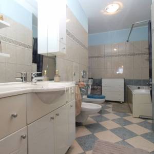 Pula, 5 apartmana i bazen, uređeno