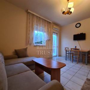 Pula, 5 apartmana i bazen, uređeno