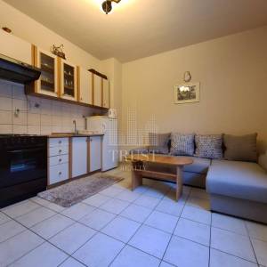 Pula, 5 apartmana i bazen, uređeno