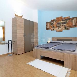 Pula, 5 apartmana i bazen, uređeno