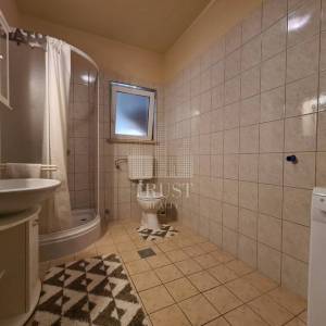 Pula, 5 apartmana i bazen, uređeno