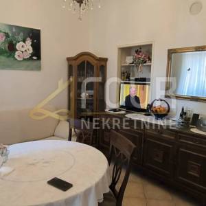 Pula, Centar, 1s+db, balkon, pogled na more