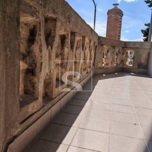 Pula, cijela etaža u povijesnoj vili, 160m2, s garažom i okućnicom