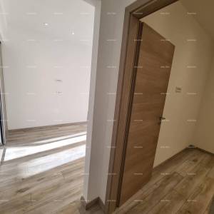 Pula – renoviran dvosobni stan u centru, 72,83 m². Stan se nalazi na glavnoj  tržnici.