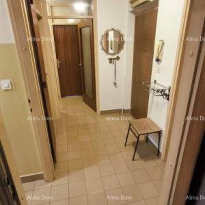 Pula, stan 88 m2. Centar grada.