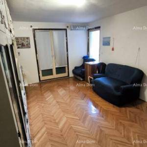 Pula, stan 88 m2. Centar grada.