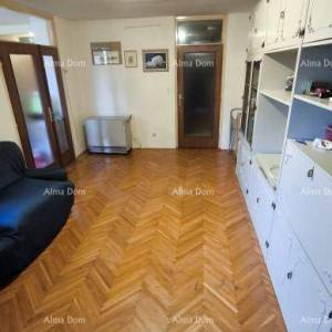 Pula, stan 88 m2. Centar grada.