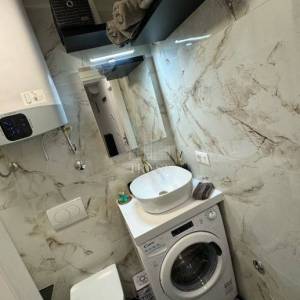 PULA – STROGI CENTAR | LUKSUZNO UREĐEN JEDNOSOBNI STAN S TERASOM | 28 m²