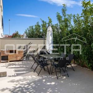 PULA, VALDEBEK – SMART-HOME villa s jacuzzijem na top lokaciji!