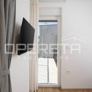 PULA, VALDEBEK – SMART-HOME villa s jacuzzijem na top lokaciji!