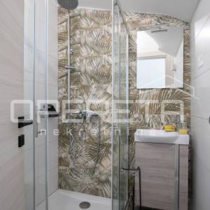 PULA, VALDEBEK – SMART-HOME villa s jacuzzijem na top lokaciji!