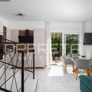 PULA, VALDEBEK – SMART-HOME villa s jacuzzijem na top lokaciji!