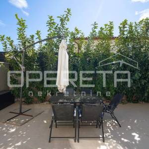 PULA, VALDEBEK – SMART-HOME villa s jacuzzijem na top lokaciji!