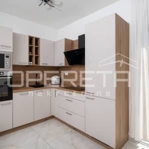 PULA, VALDEBEK – SMART-HOME villa s jacuzzijem na top lokaciji!