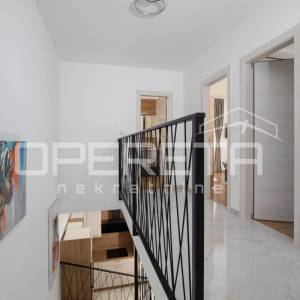 PULA, VALDEBEK – SMART-HOME villa s jacuzzijem na top lokaciji!