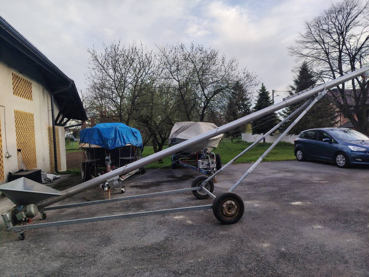 Pužni transporter (šneka)